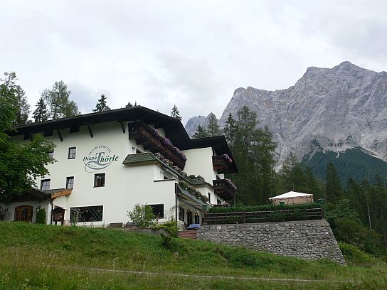 12. Hotel a Zugspitze
