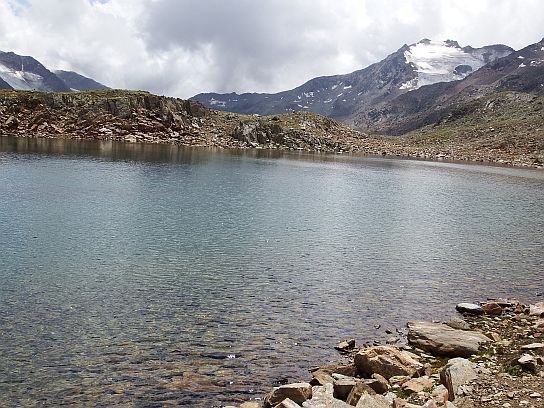 91. Jezero ve výšce 2925 m n.m. s teplotou vody kolem 11 °C
