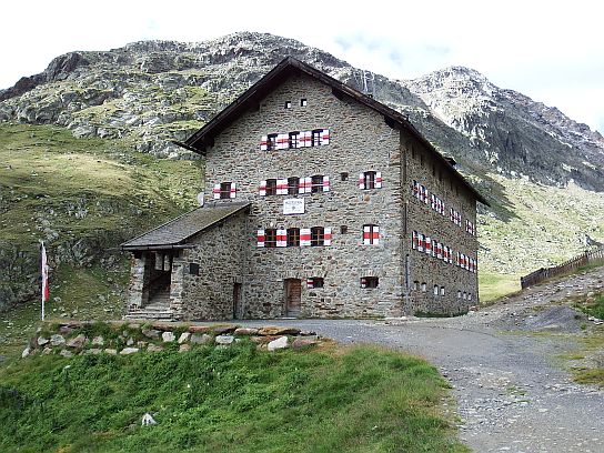 152. Chata Martin Busch Hütte
