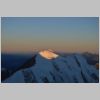 53. Výhled od chaty Margherita v sobotu ráno po východu Slunce, v pozadí Mont Blanc
