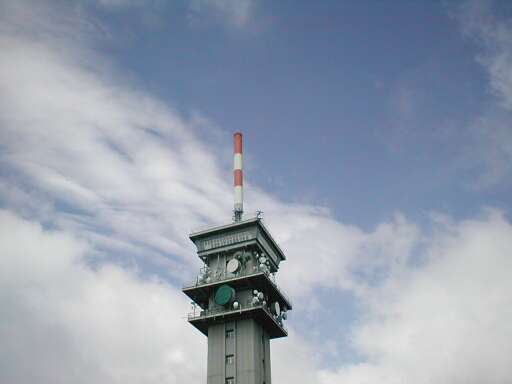Věž na Klínovci bez mraku