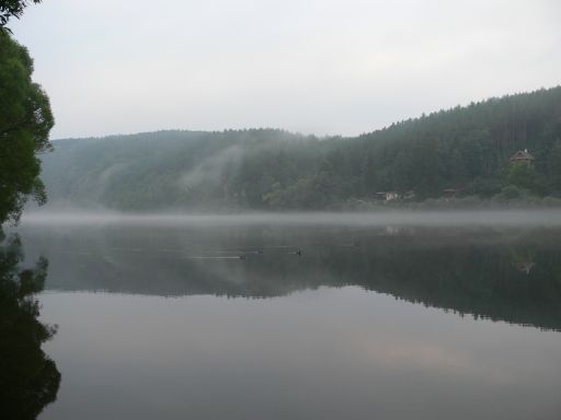 Mlha nad řekou